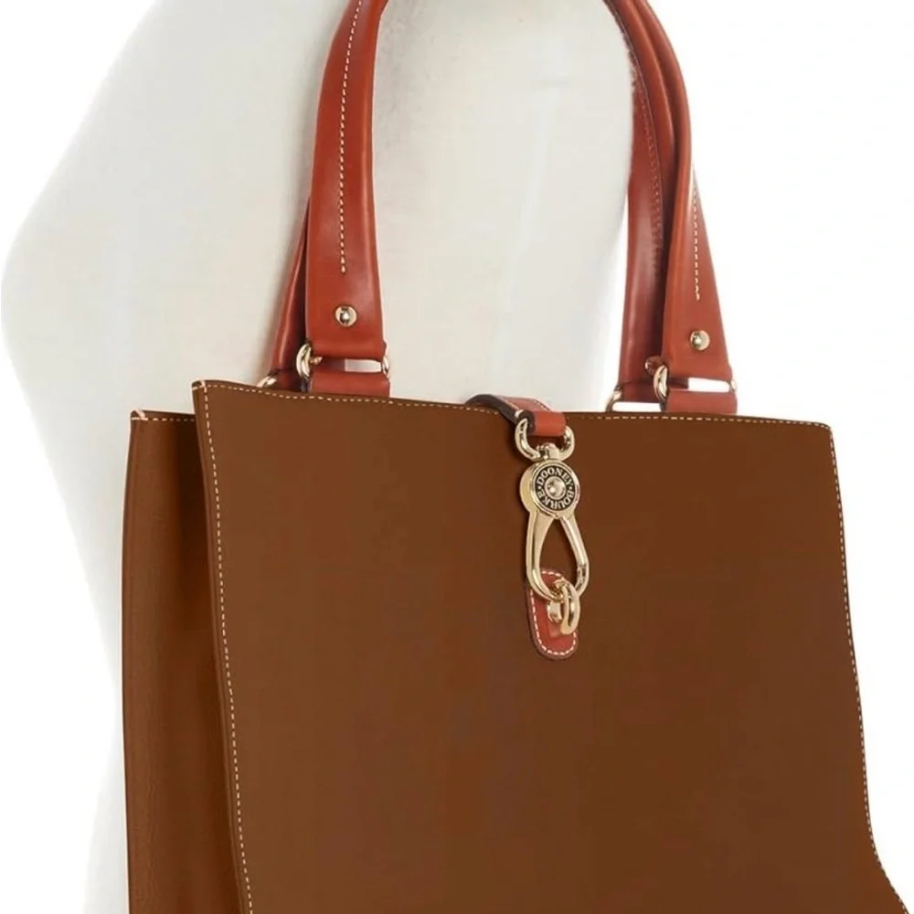 Dooney & Bourke Medium Logo Lock Tote **NEW** - Picture 2 of 4